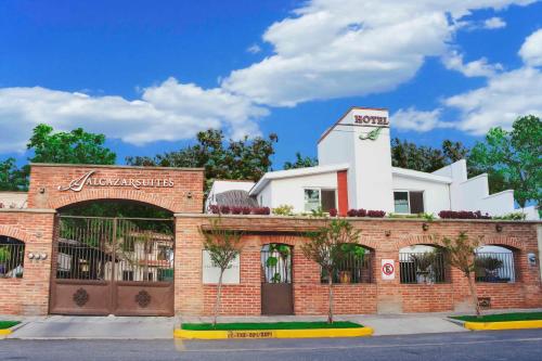 Alcazar Suites