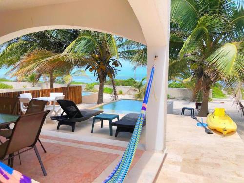 Beachfront STARLINK wifi - w Pool in SanBruno