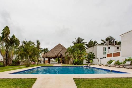 Bonita casa a 3 km de playa Xcalacoco auto opciónal