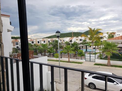 Bonita casa con jacuzzi, frente al área común