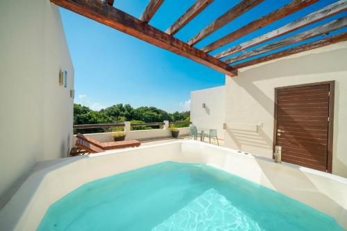Penthouse with Private Jacuzzi - Plaza Paraiso
