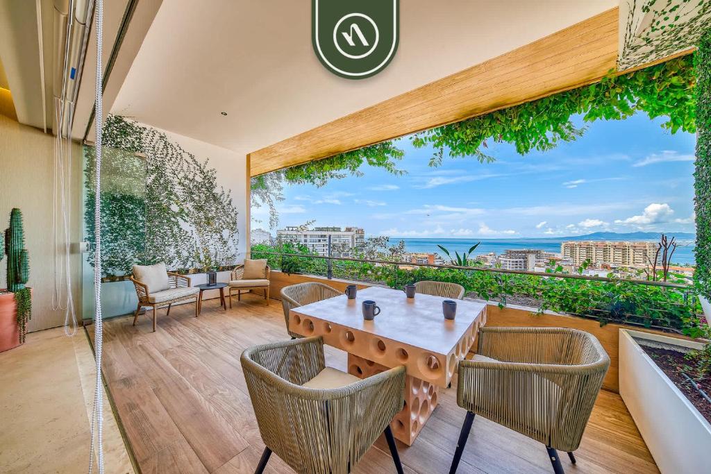 1BR Condo with Private Terrace - Ocean View
