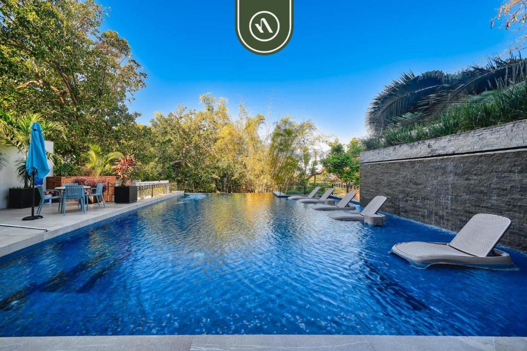 2BR Condo in Concha Chinas with Breathtaking Views