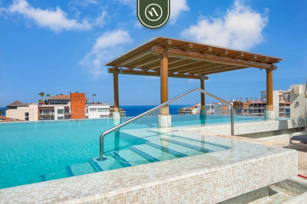 Amazing 1 BR Condo in Romantic Zone - Rooftop Pool