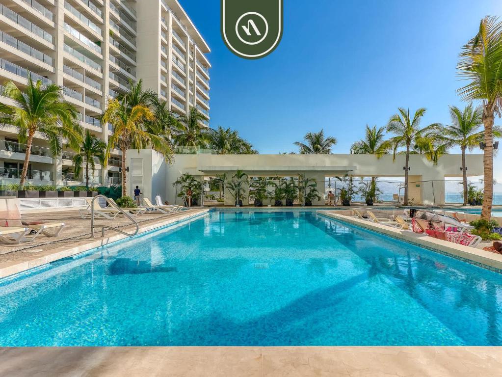 Amazing Oceanfront 1BR Condo - Rooftop Pool