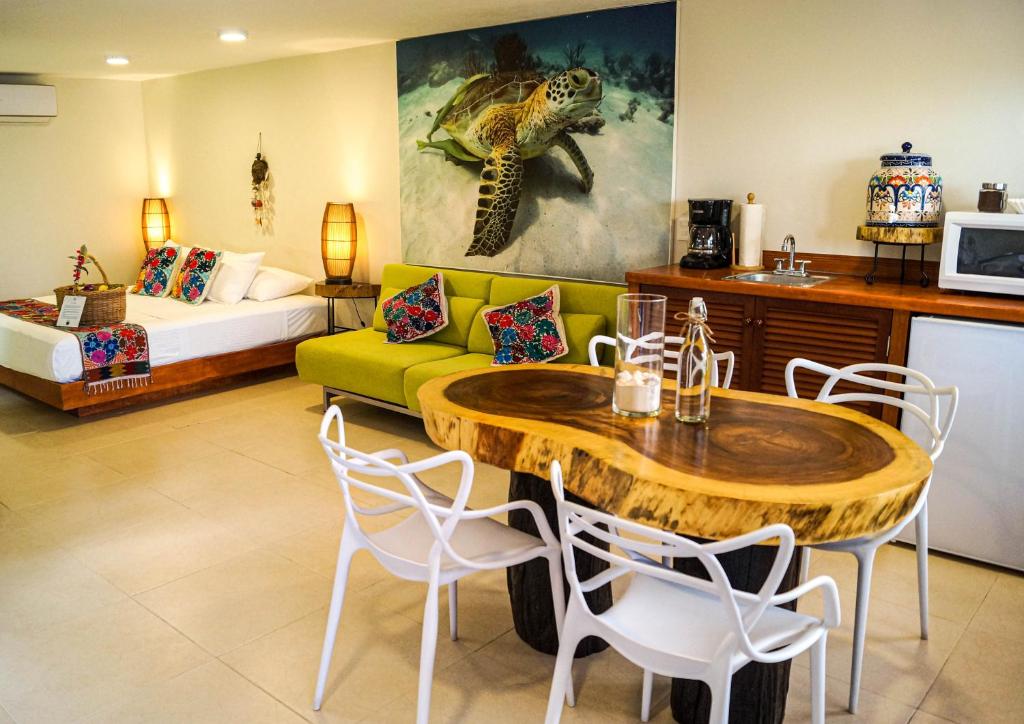 Casa Azul Maya
