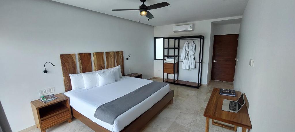 Hotel B10 - Distinctive Hotel-