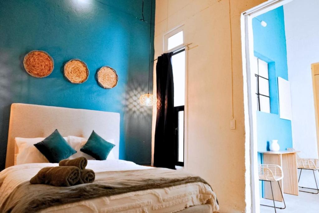 Bonita Casona enfrente del Santuario 7 G