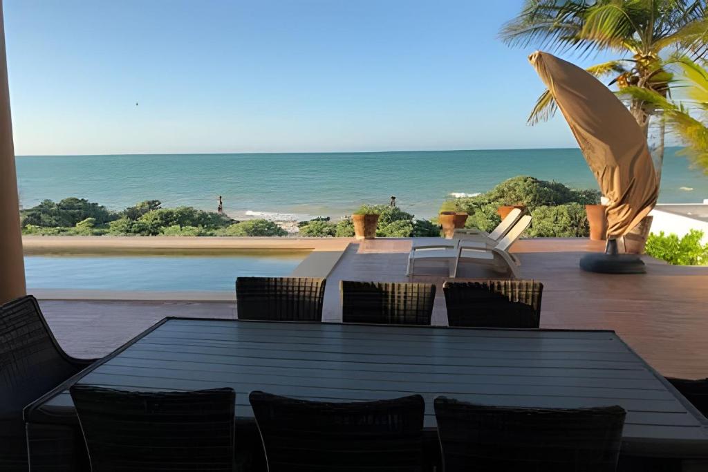 Casa Ceballos, Frente a la Playa