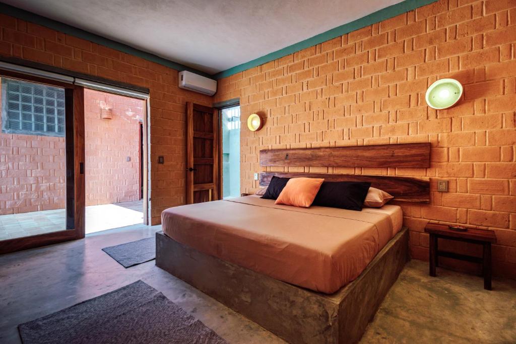Casa Coyote, 6 bedrooms villa with ocean view & pool