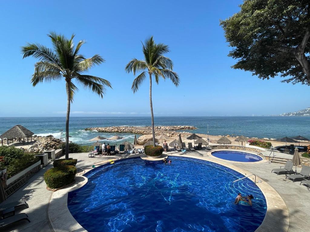 Ocean Front, 3 bedroom, 3 bathroom, Casa Natalia, Playa Esmeralda