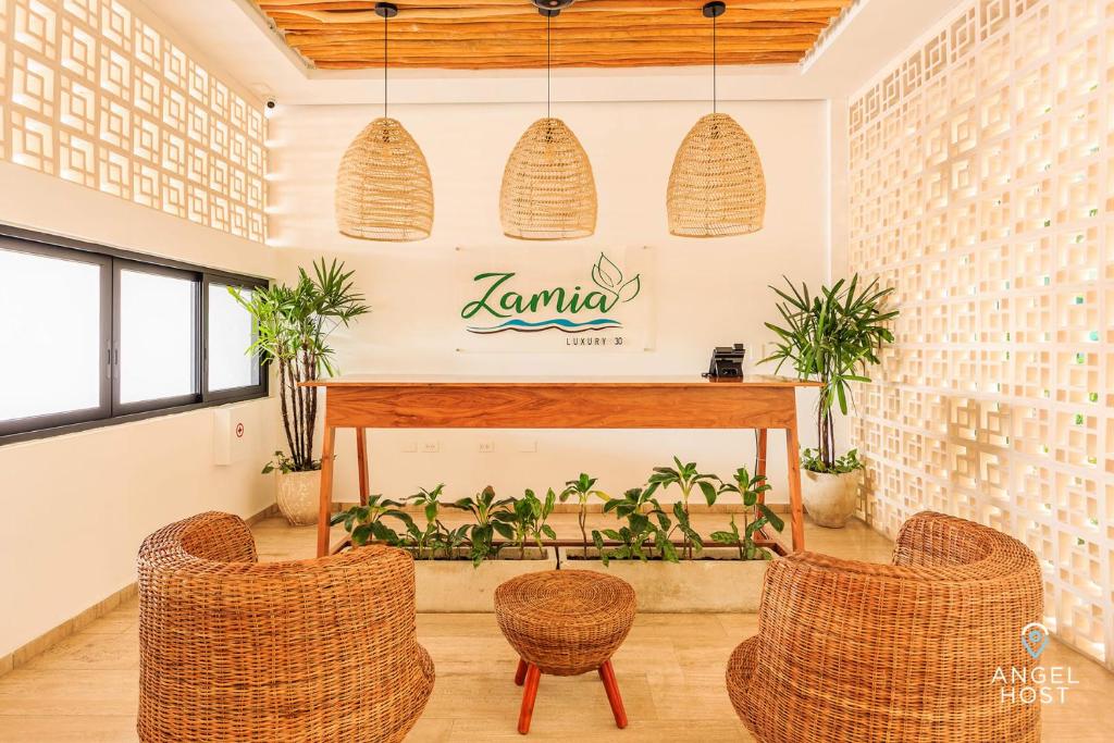 Chic Condotel with Roof Pool 10-Min Walk to Beach