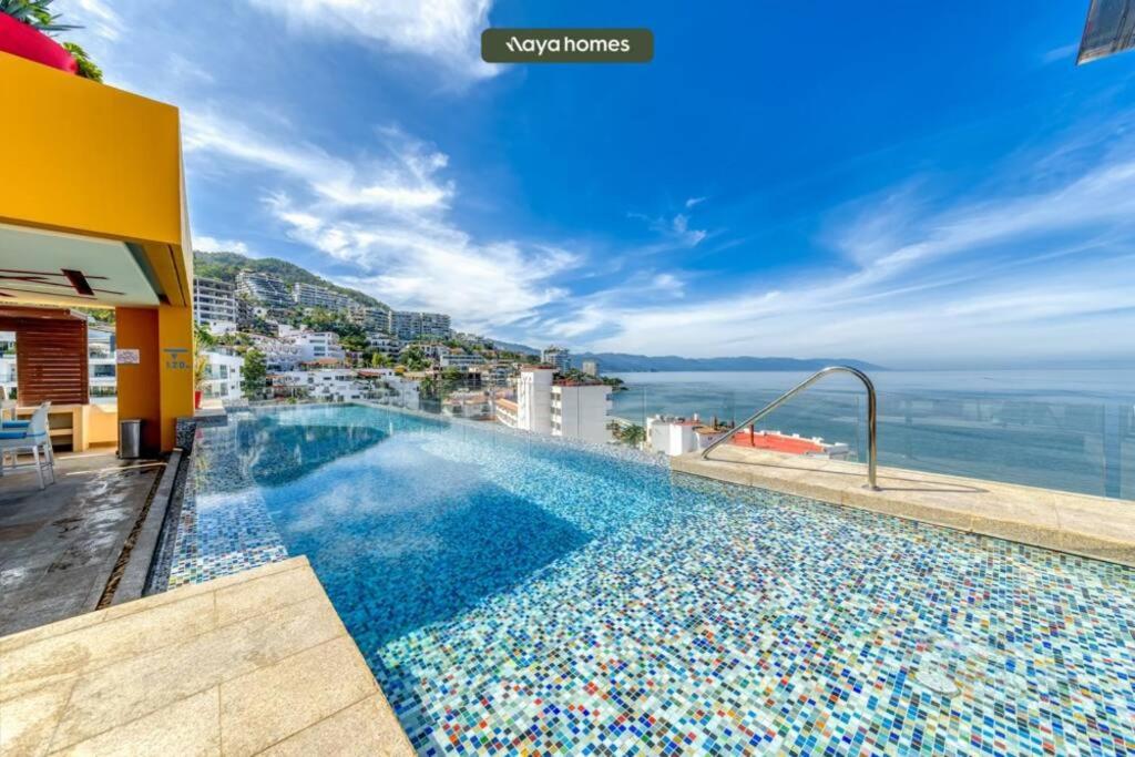 Chic Studio w/Rooftop Pool - Ocean View - King Bed