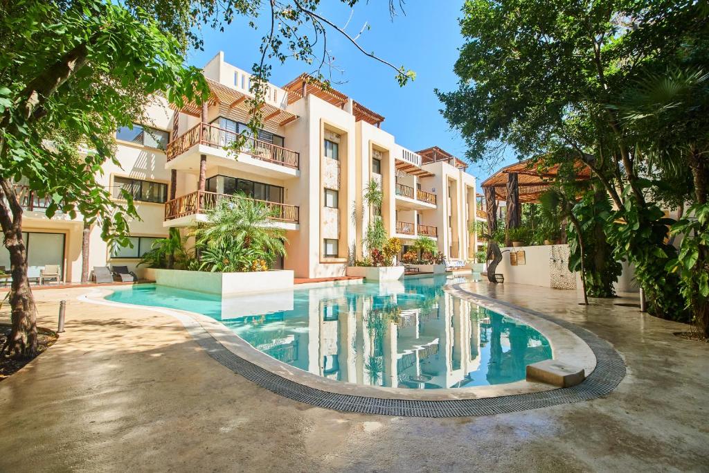 Dorian Gray - Pool & Beach Club Access & 300mbps WIFI