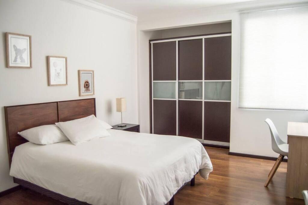 Condesa Residence Campeche 4 2B, 1 Bath Retreat Featuring Generous Spaces