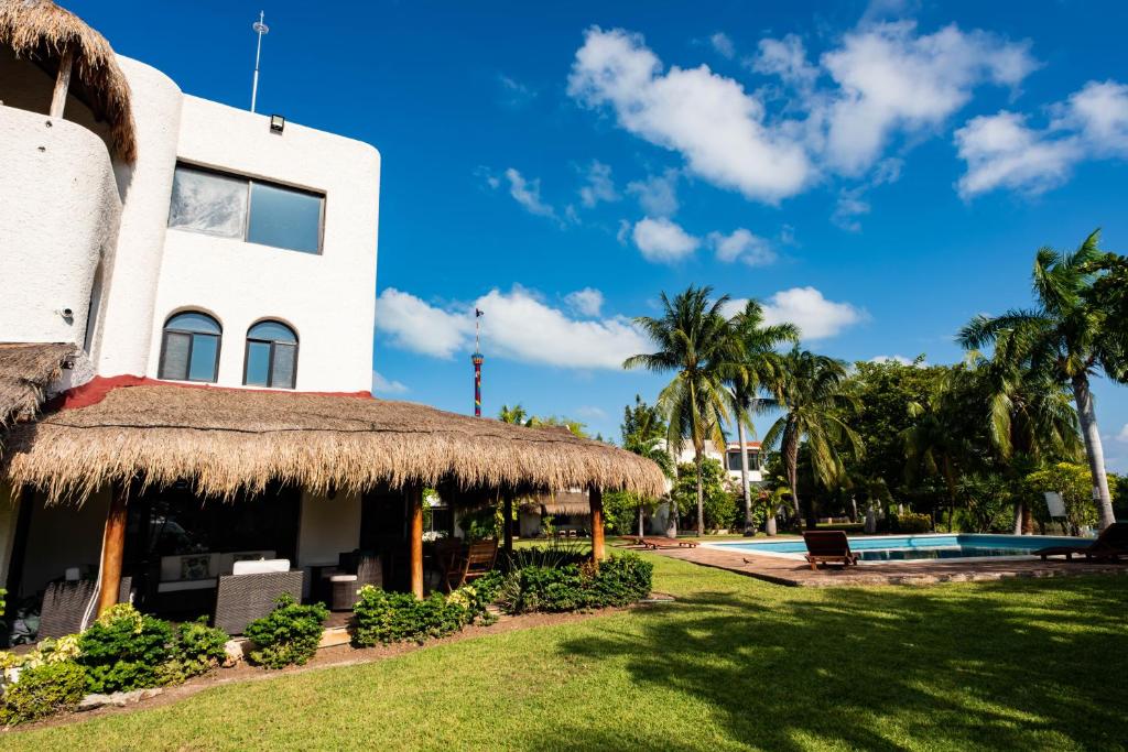 Sunset Paradise Villa at Nichupté Lagoon