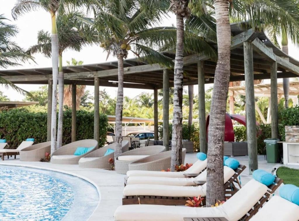 Apartment on the beach! Infinity pool