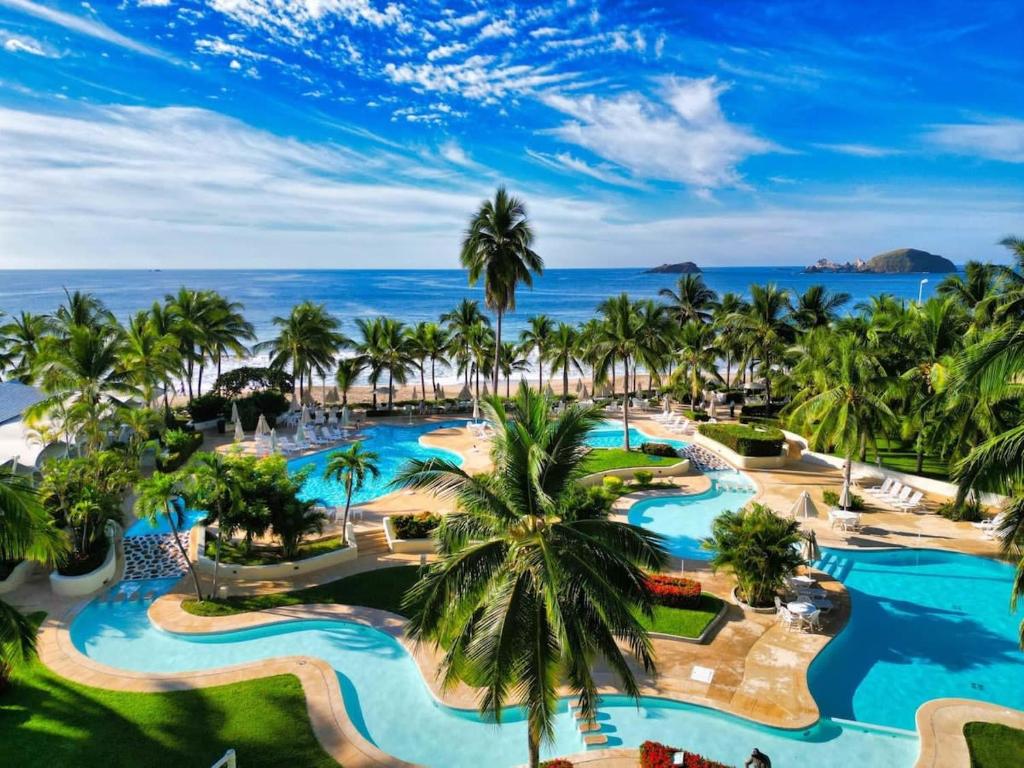 Elegant Beachfront Studio in Monarca Ixtapa