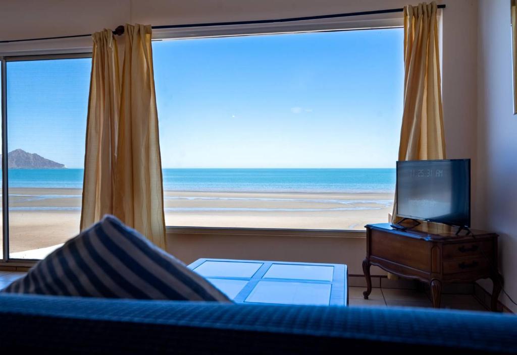 Gorgeous beach front condo