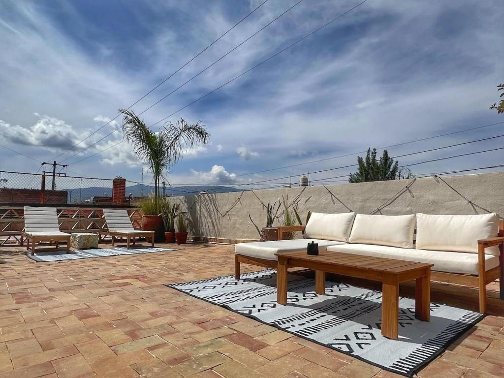 Casa Escorpión Oaxaca · · Handmade in Oaxaca · A/C · Patio · Rooftop ·