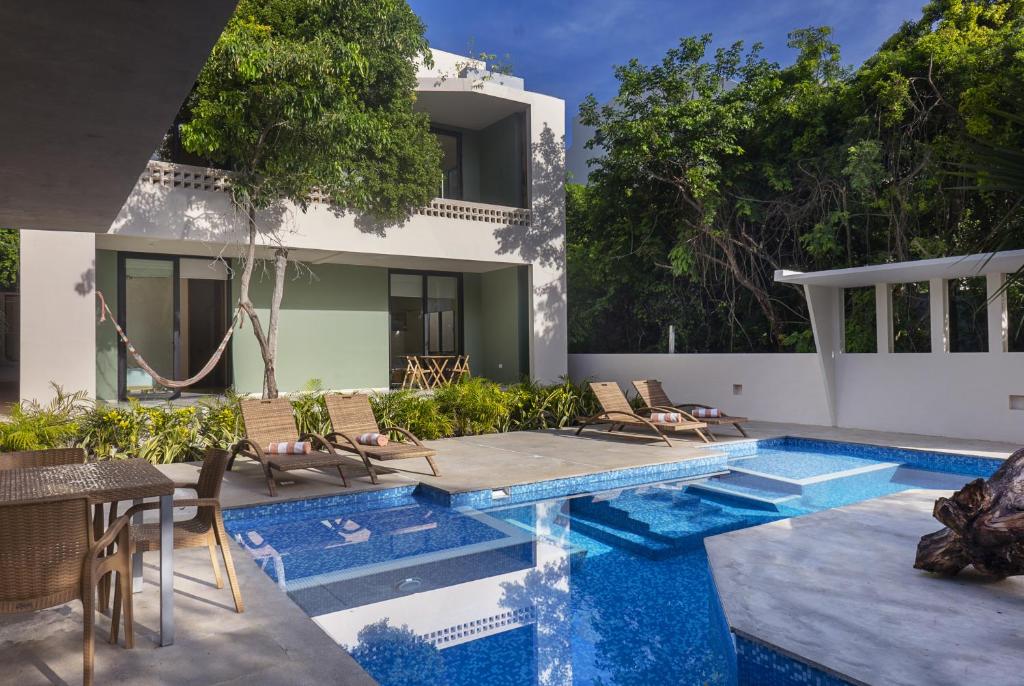 Ikana Puerto Aventuras Golf Getaway