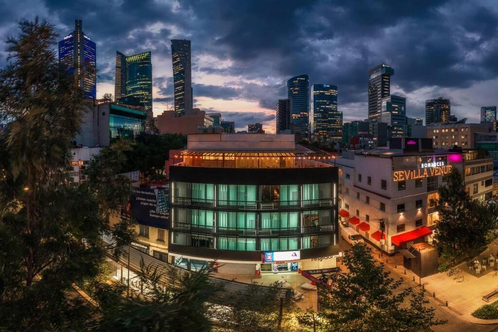 L202 Studio Apt AC Panoramic Rooftop views