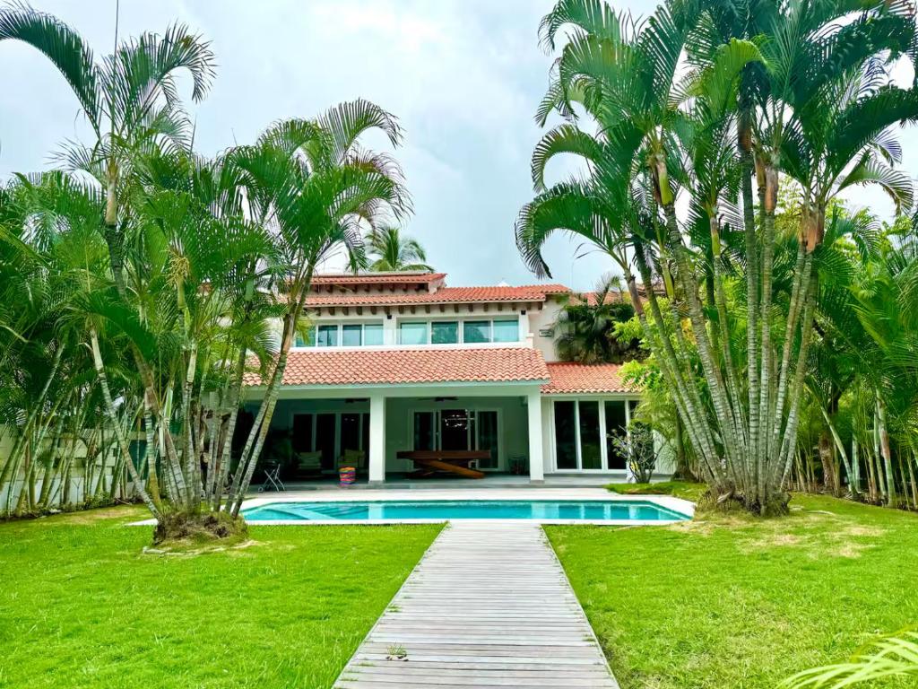 Marina Vallarta Golf and Pool