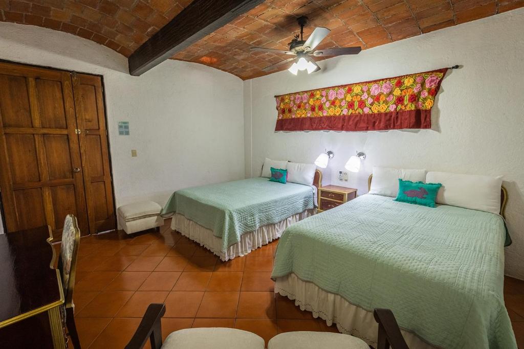 Las Mariposas Hotel & Studios