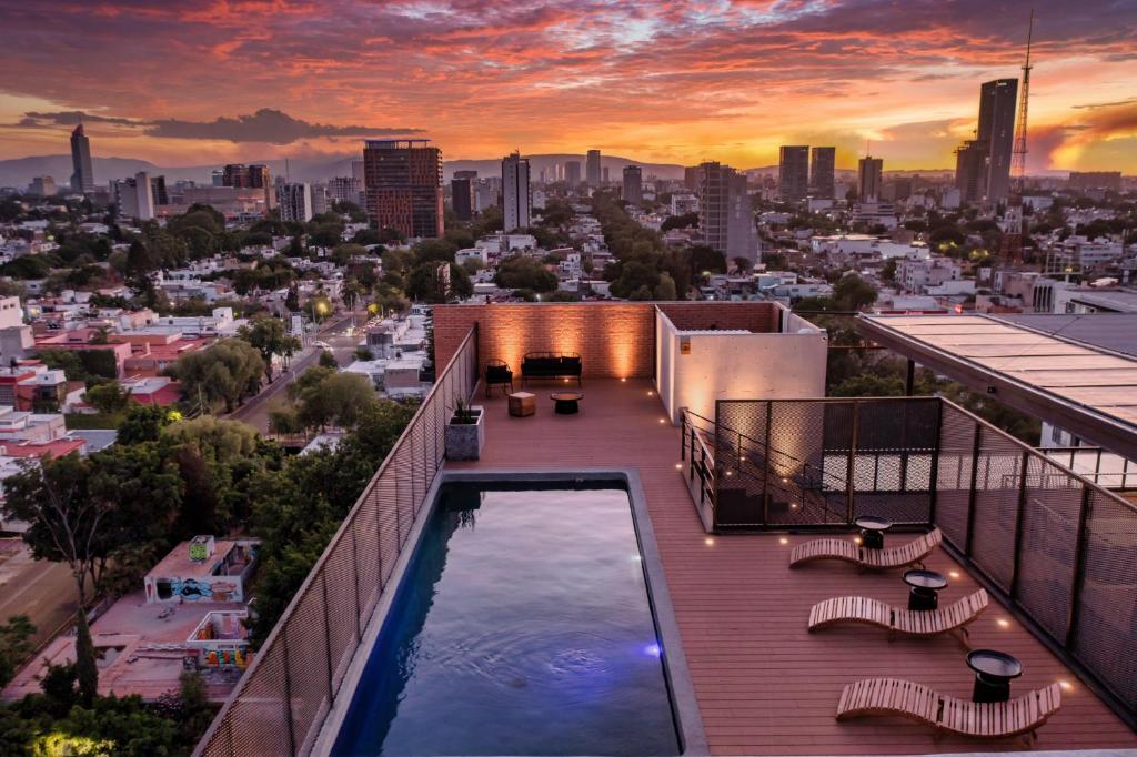 Loft In The Heart Of Americana, Have An Artsy Stay