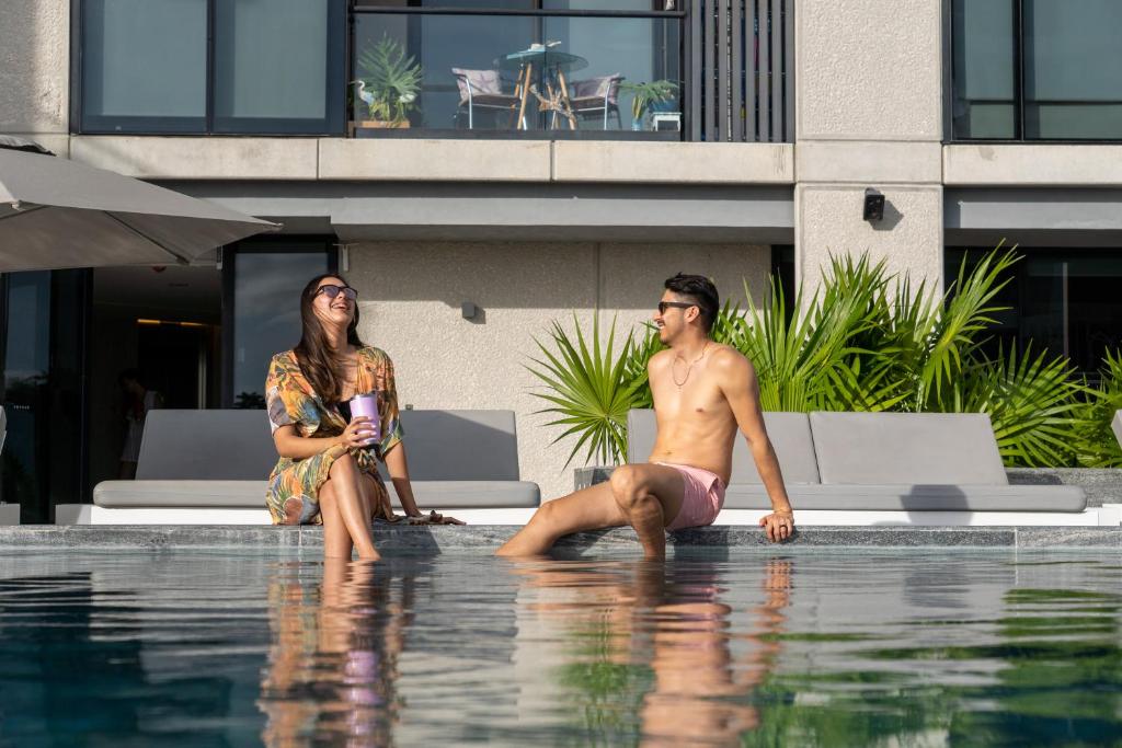 Luxurious Apartment with Charming Lake View in Mérida