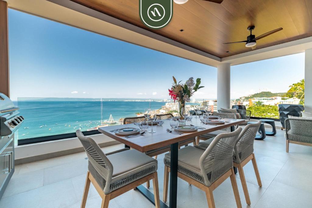 Luxury 2 BR Condo with Beachview - Rooftop Pool