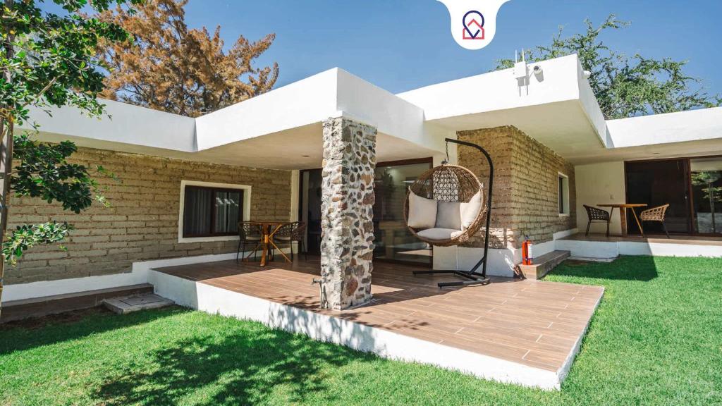 Luxury Bungalow Lake view Cajititlan