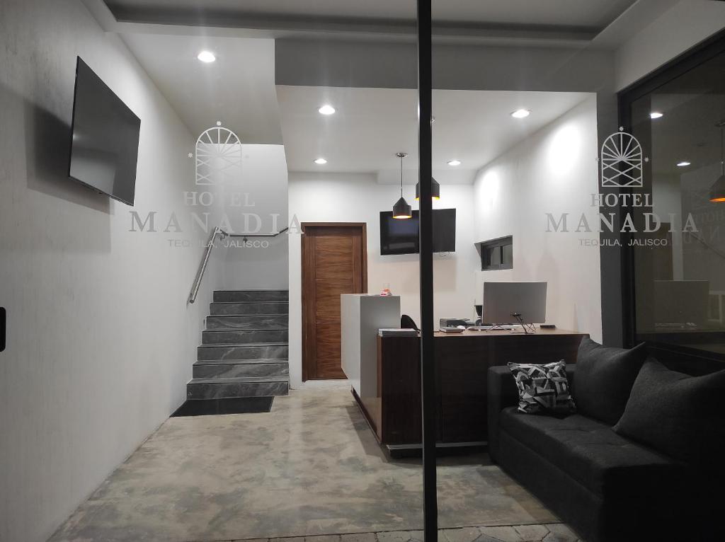 Hotel Manadia