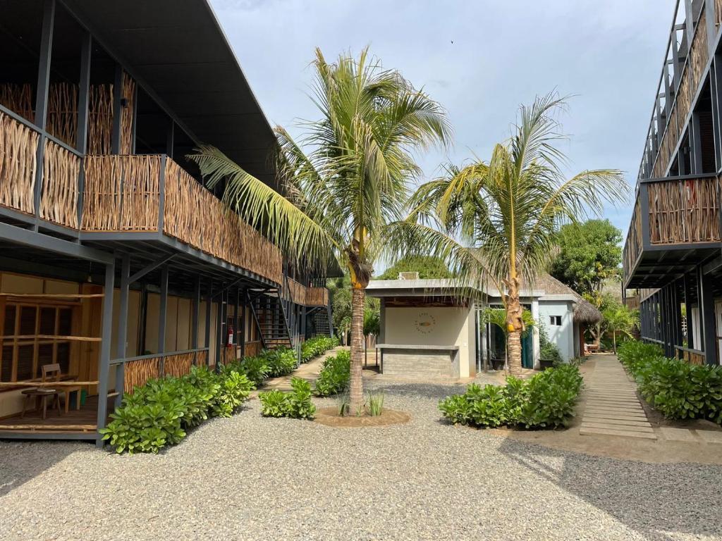 Marena Surf Shack - Casa Akaw