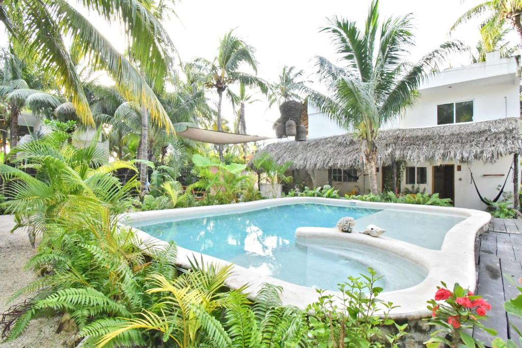 Maria Bonita Hotel & Restaurant El Cuyo by Spot Rentals