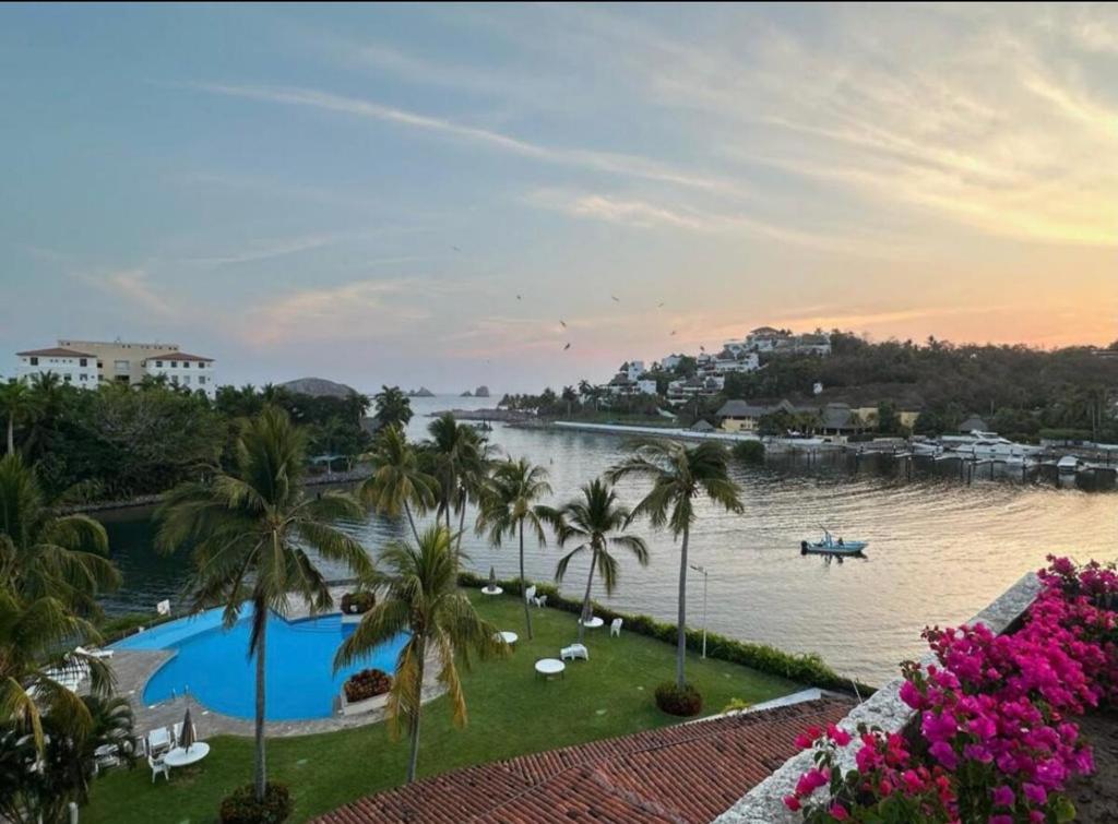 Marina-Access Apartment in peaceful Ixtapa