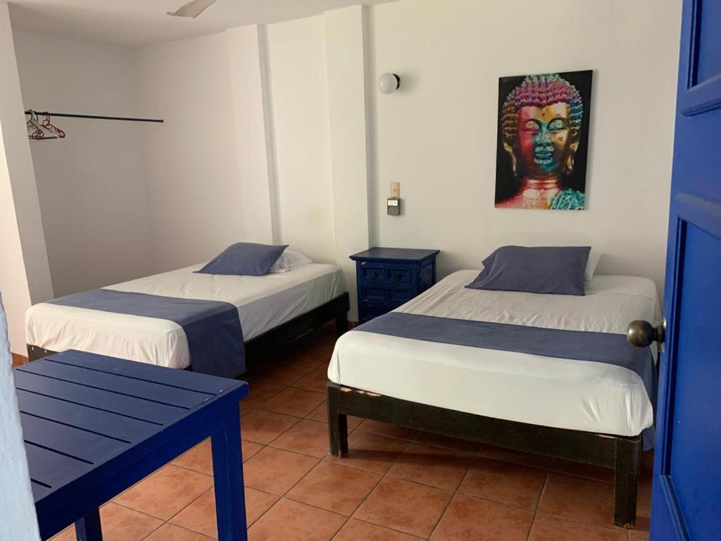 MayFlower Hotel & Hostal