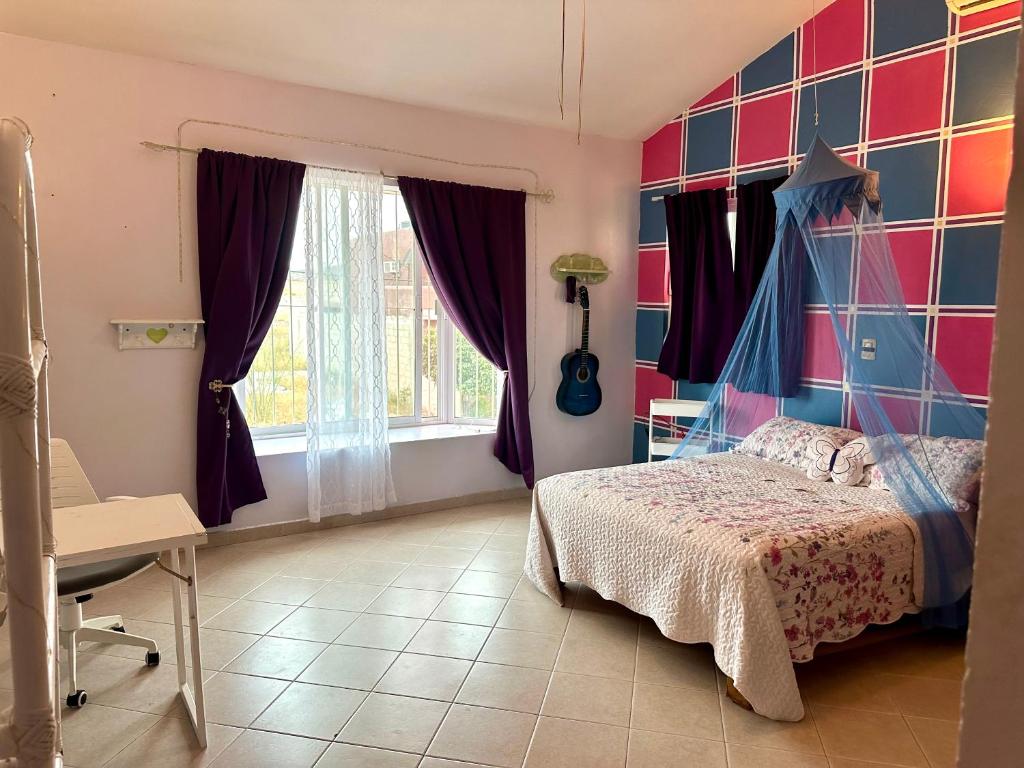 Medium Room in Bay view home