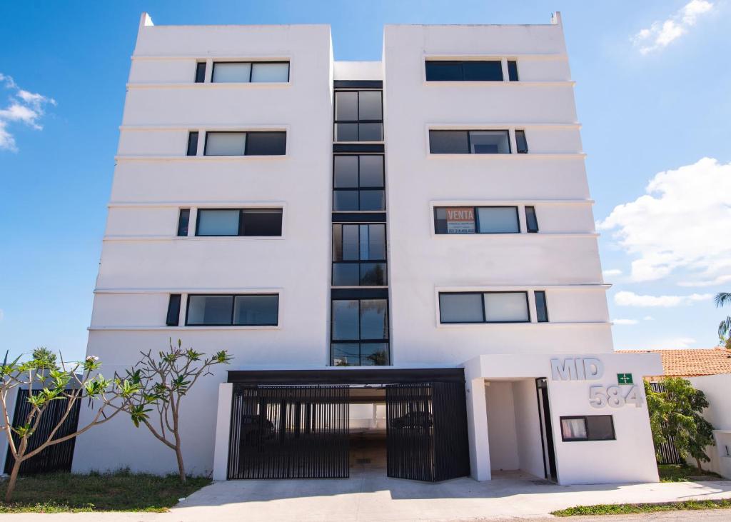 Modern New 1BR Condo Plaza Altabrisa