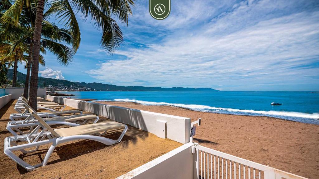 New Oceanfront 1 BR Condo - Gym - Beach - Pool