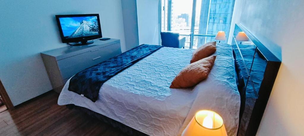Paseo de la Reforma apartment, great location, luxurious, 4P.