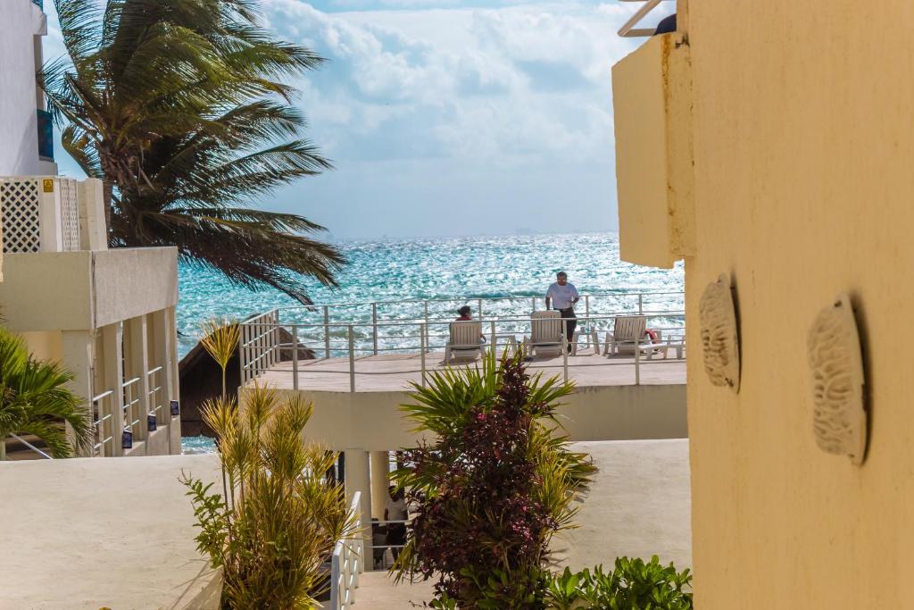 Luciana Hotel & Beach Club