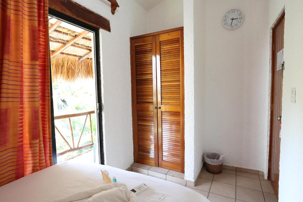Hotel Bosque Caribe, 5th Av. zone