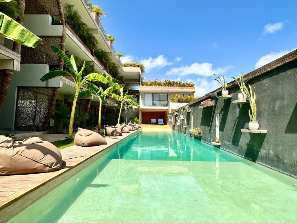 Private Jacuzzi Jungle Loft