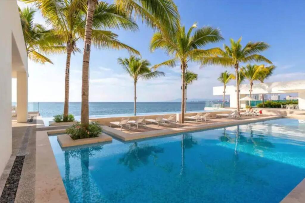 Harbor 7010 by Moikkarentals Beachfront 600MB Wifi