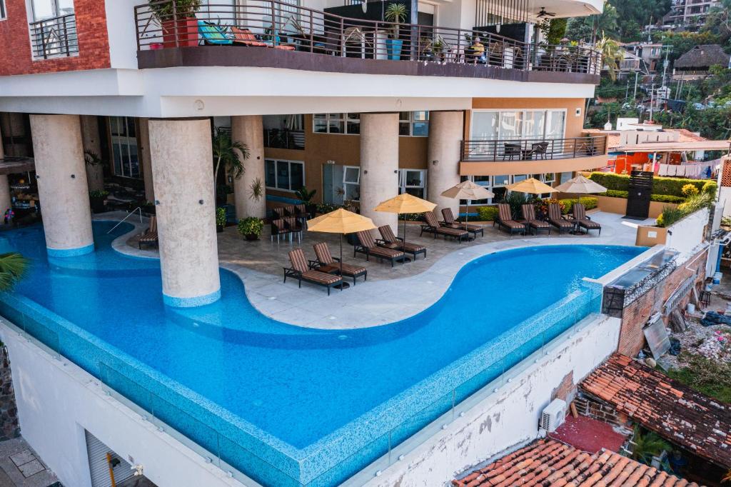 Pinnacle Resorts 180