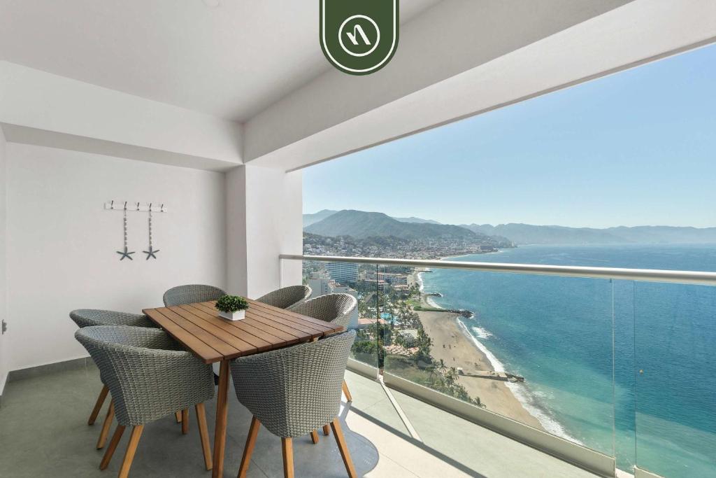 Stilysh 2BR Condo - Amazing Beachview - Pools