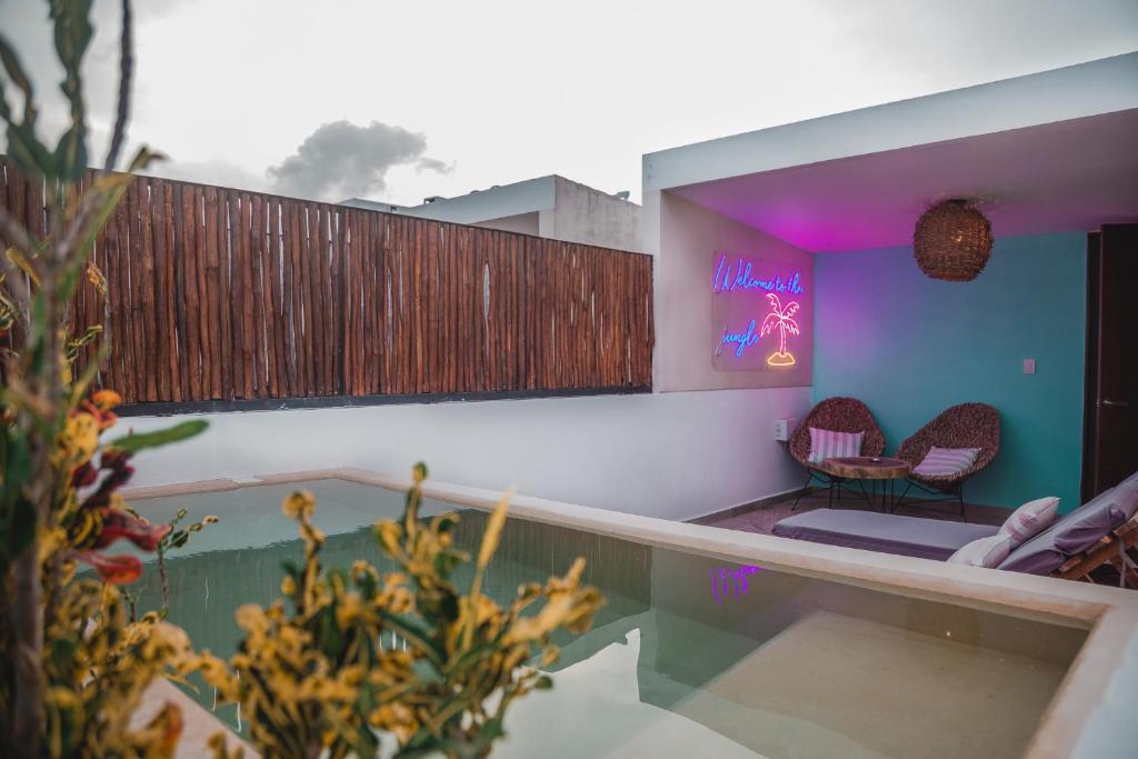 Suite with Private Pool