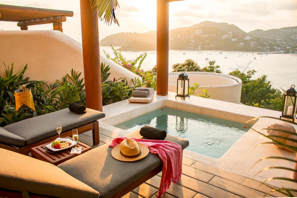 Tentaciones Hotel & Lounge Pool - Adults Only