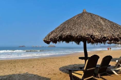 VILLA PARA 8p 6A 2M dentro del HOTEL a un costado del Krystal IXTAPA cuenta con playa y WIFI